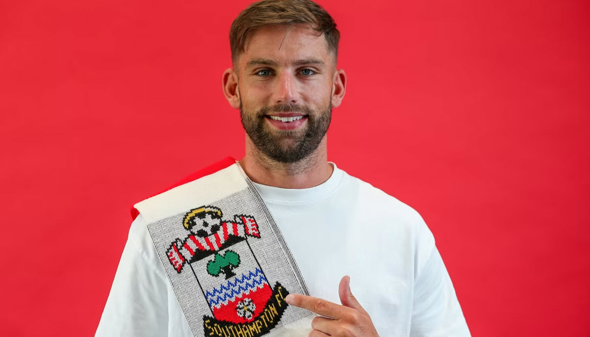 tieu-su-cau-thu-charlie-taylor-anh