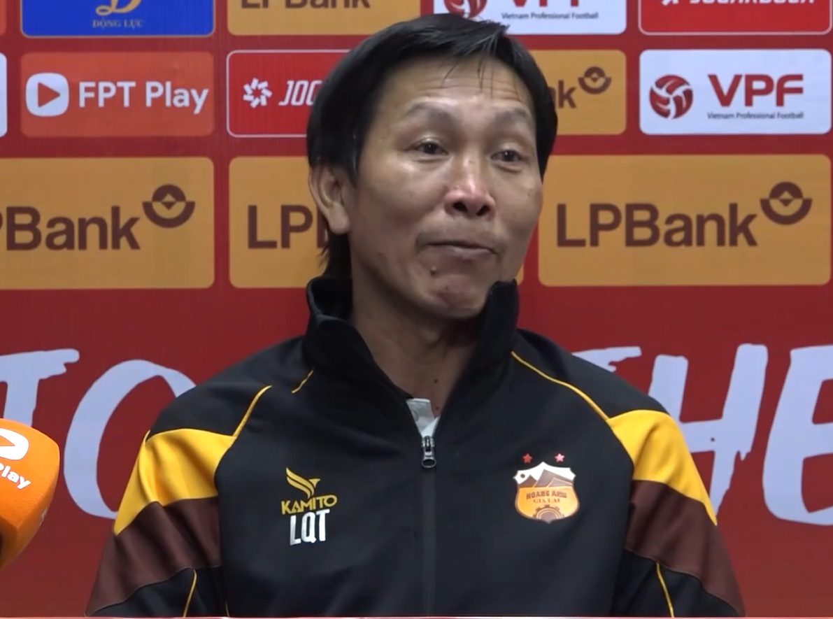 HLV Lê Quang Trãi bật mí chuyện nhân sự sau khi HAGL chia tay loạt trụ cột 1 HLV Lê Quang Trãi bật mí chuyện nhân sự sau khi HAGL chia tay loạt trụ cột 1