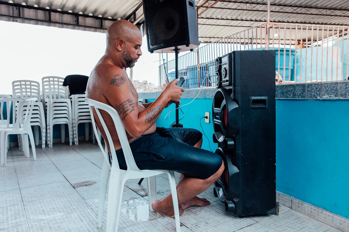 Adriano Đời tôi là một sự phí phạm to lớn, nhưng tôi ổn với cuộc sống mình đang chọn 8 Adriano Đời tôi là một sự phí phạm to lớn, nhưng tôi ổn với cuộc sống mình đang chọn 8