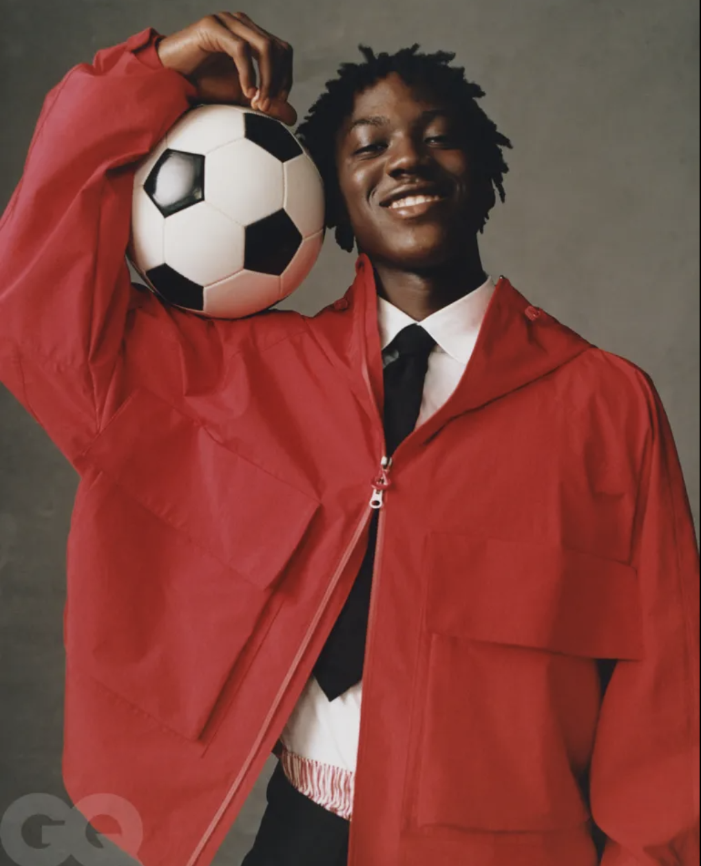 Palmer và Mainoo xuất hiện thân thiết trên bìa tạp chí 3