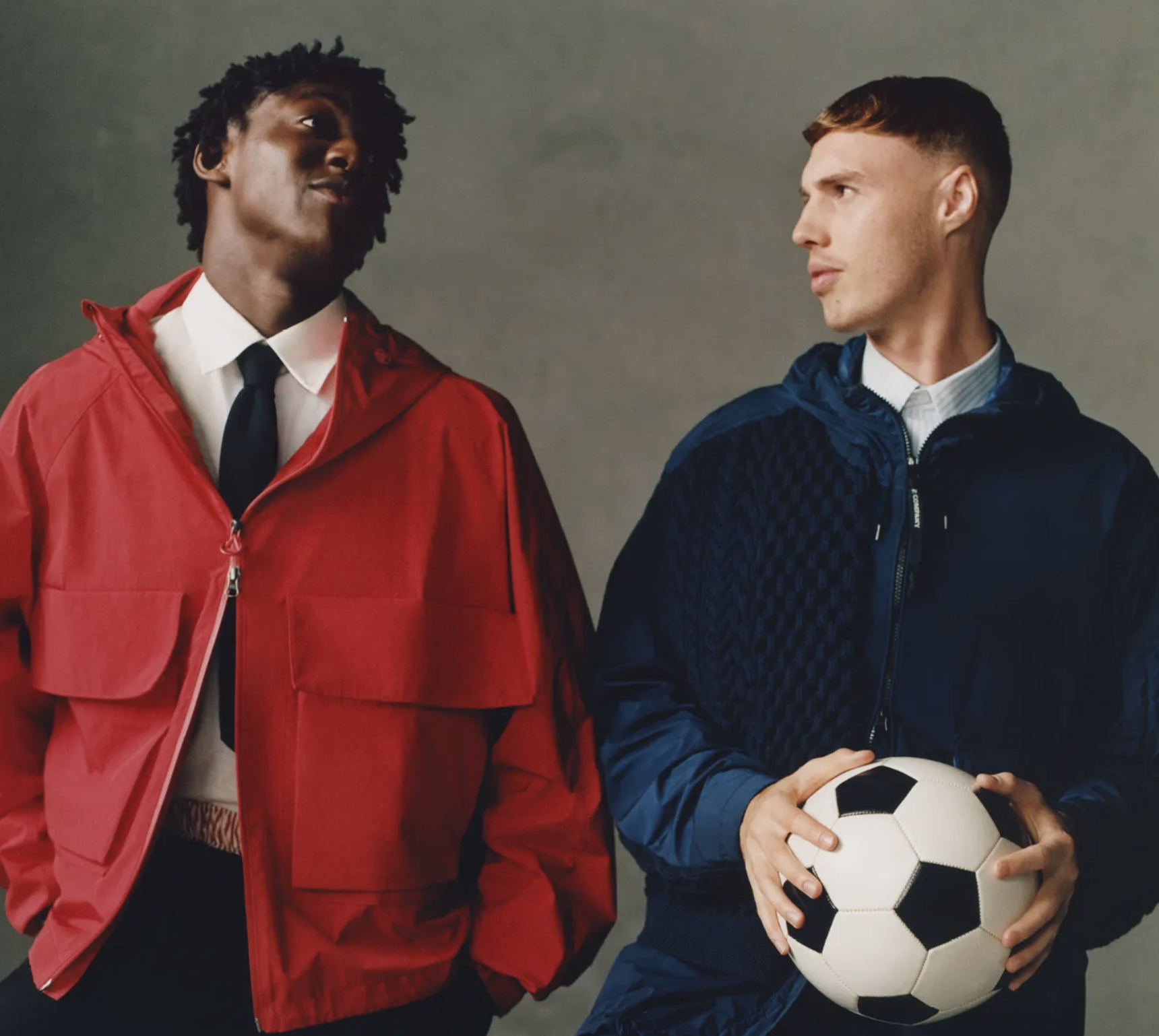 Palmer và Mainoo xuất hiện thân thiết trên bìa tạp chí 7