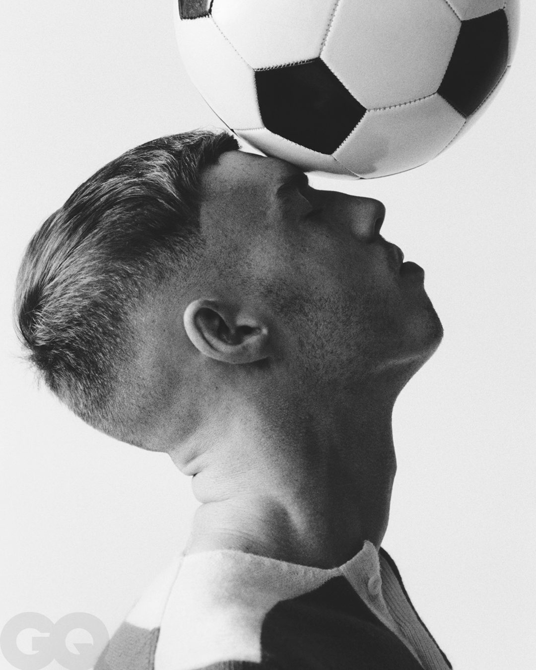 Palmer và Mainoo xuất hiện thân thiết trên bìa tạp chí 5