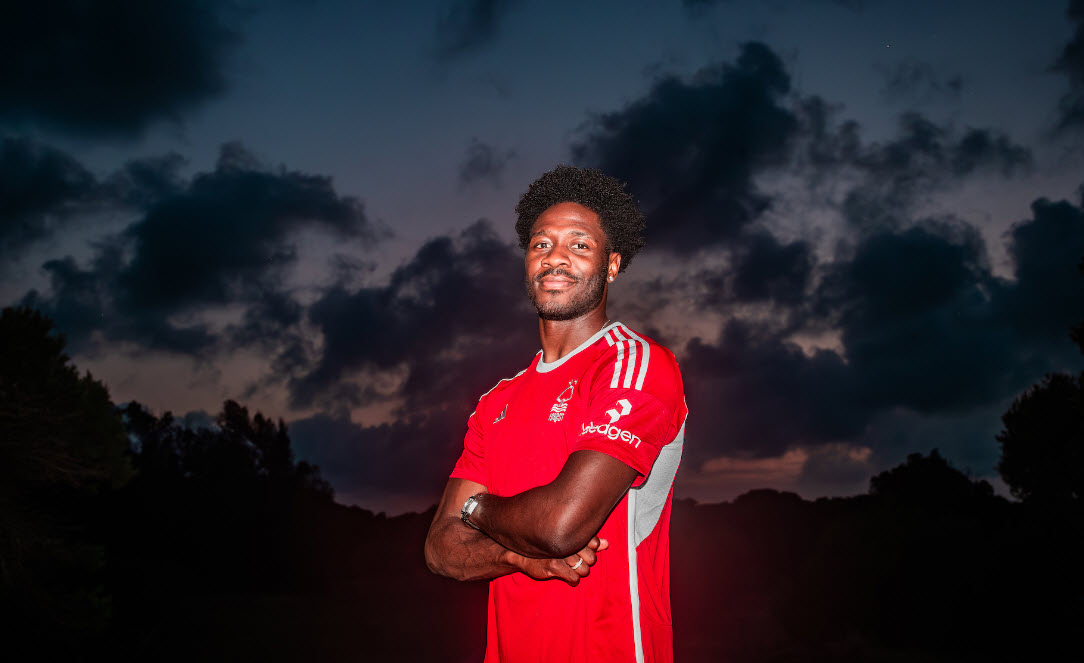 Tiểu sử của Ola Aina