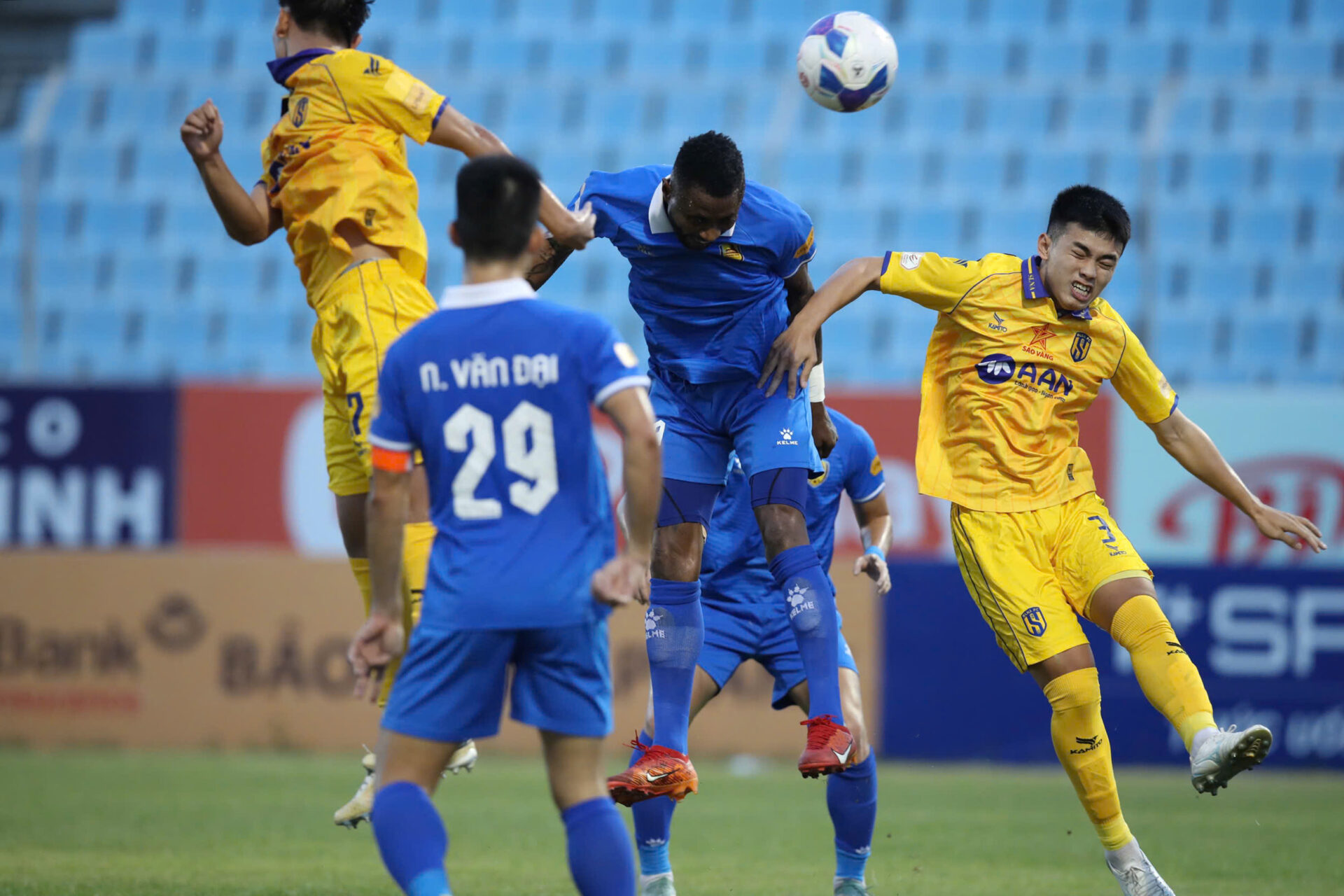 VLeague 202425 sau 13 chặng đường đầu tiên Ấn tượng Thanh Hóa 4 VLeague 202425 sau 13 chặng đường đầu tiên Ấn tượng Thanh Hóa 4