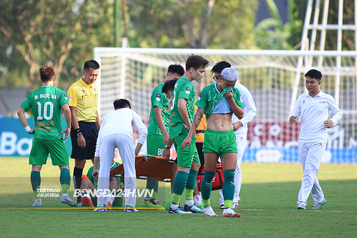 Hoàng Đức bị chăm sóc kỹ trước ngày lên tuyển 5