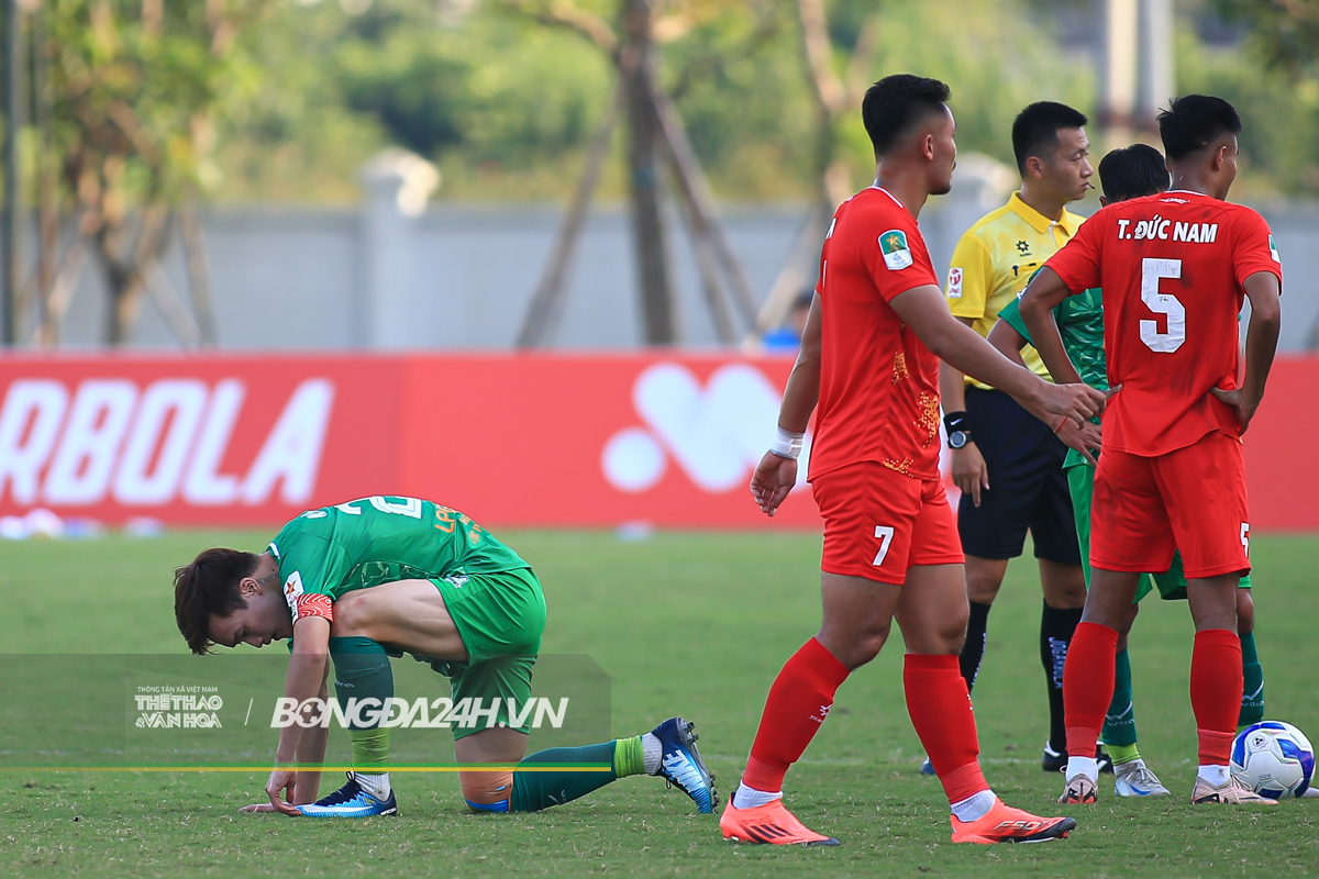 Hoàng Đức bị chăm sóc kỹ trước ngày lên tuyển 6