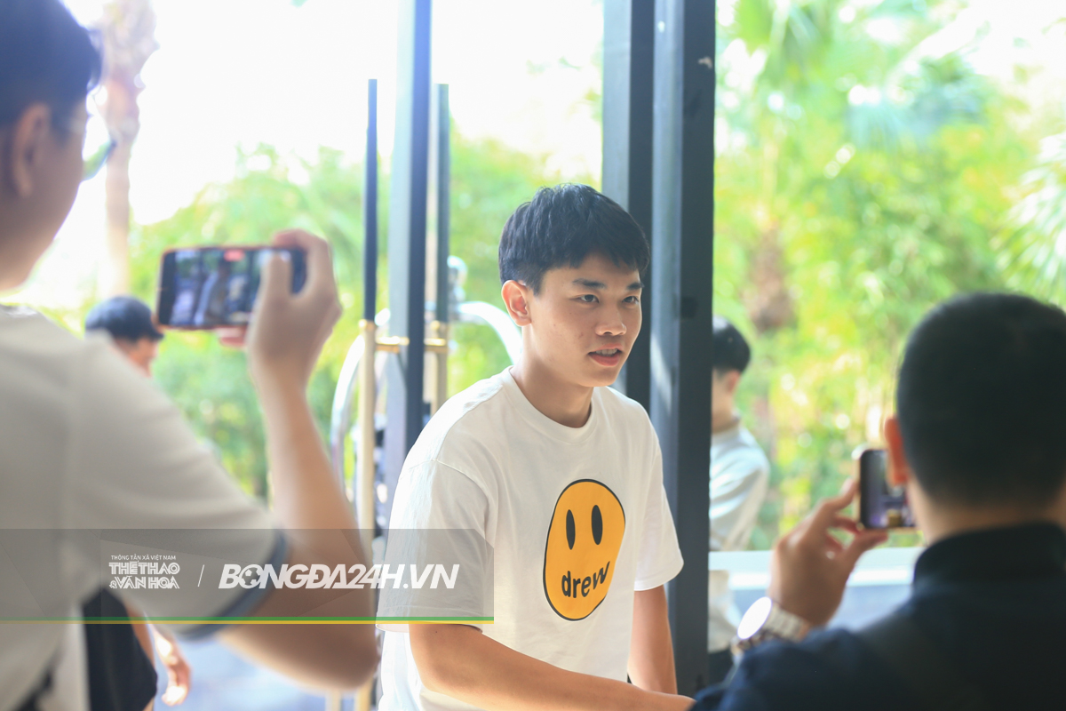 ĐT Việt Nam hội quân, Tuấn Hải đem đồ đặc biệt 5