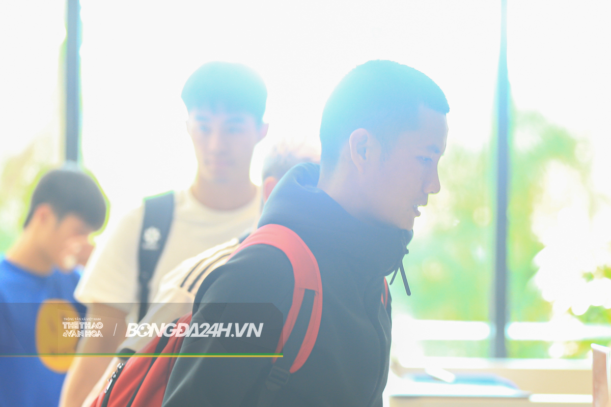 Nguyễn Filip tươi cười trò chuyện với Đặng Văn Lâm 5 Nguyễn Filip tươi cười trò chuyện với Đặng Văn Lâm 5