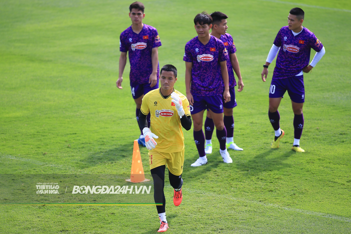 Tuyển Việt Nam vắng 7 cầu thủ trong buổi tập trước thềm sang Hàn Quốc 3 Tuyển Việt Nam vắng 7 cầu thủ trong buổi tập trước thềm sang Hàn Quốc 3