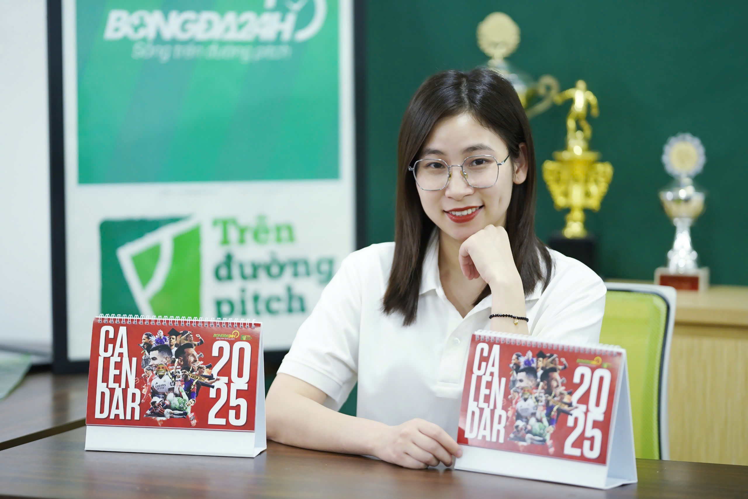 Lịch để bàn 2025 Đậm chất đam mê, tiếp lửa tinh thần! 8