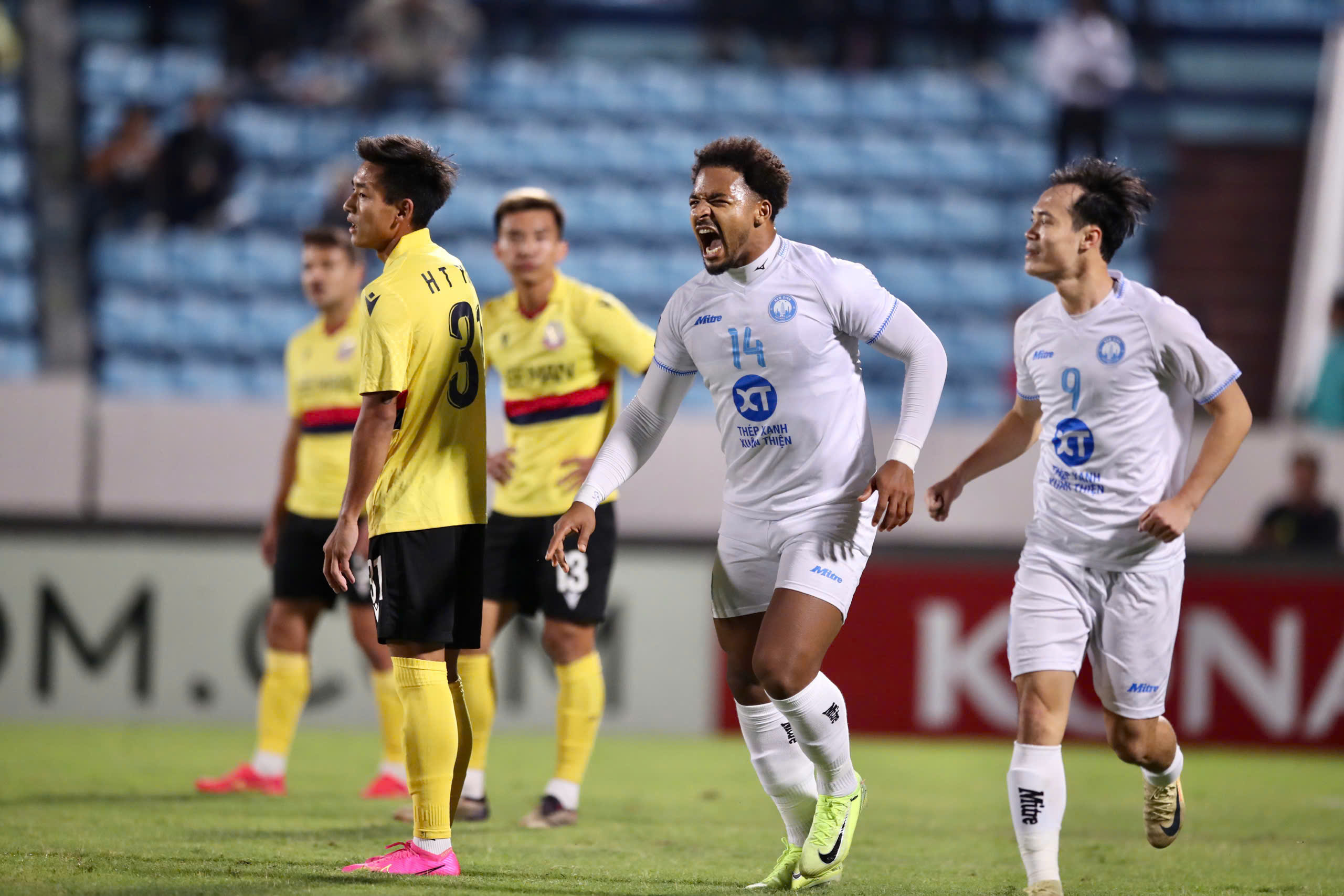 Nguyễn Xuân Son háo hức trước cơ hội khoác áo ĐT Việt Nam 1