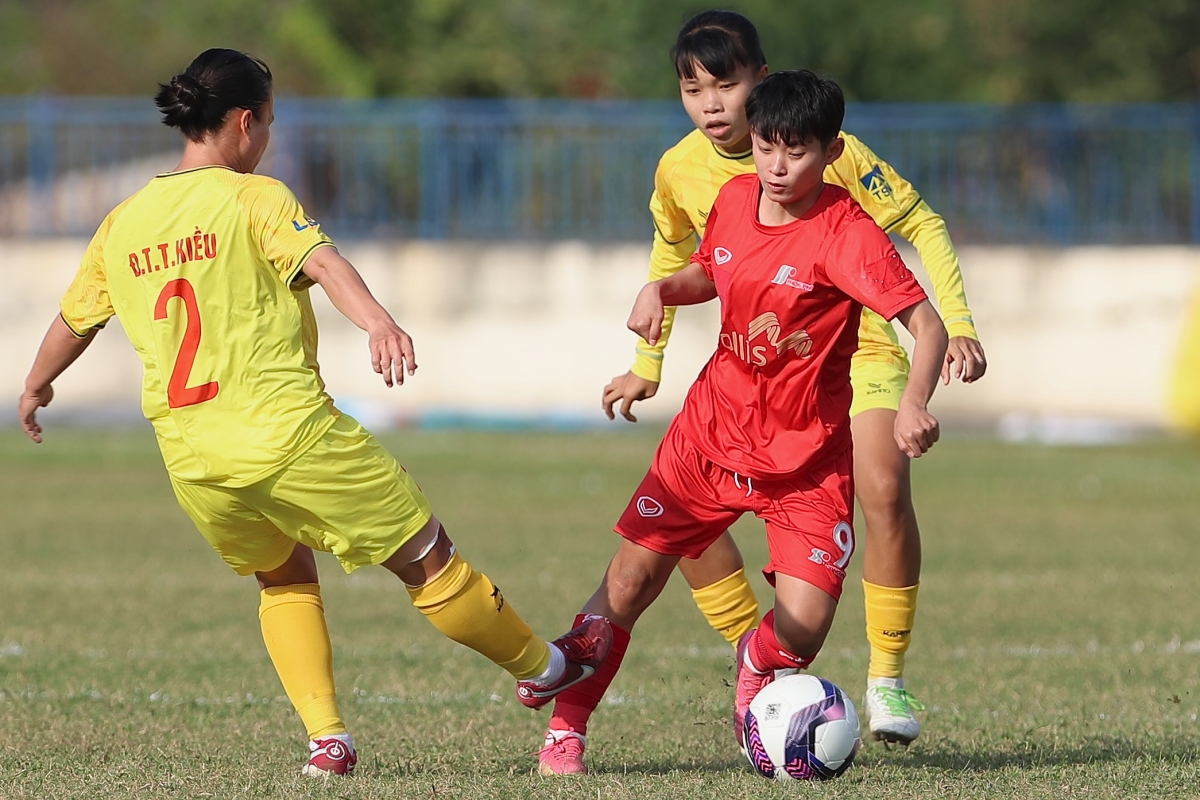 Thanh Nhã ấn tượng với một gương mặt trẻ trên tuyển nữ Việt Nam 1 Thanh Nhã ấn tượng với một gương mặt trẻ trên tuyển nữ Việt Nam 1