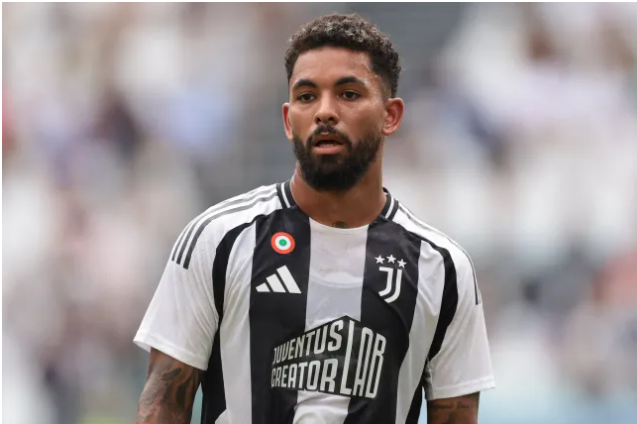 Ngôi sao Juventus bỏ tập, sẵn sàng gia nhập MU 1 Ngôi sao Juventus bỏ tập, sẵn sàng gia nhập MU 1