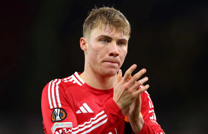 Sắm vai người hùng, Rasmus Hojlund nhận lời khen có cánh từ ông thầy Ruben Amorim 1