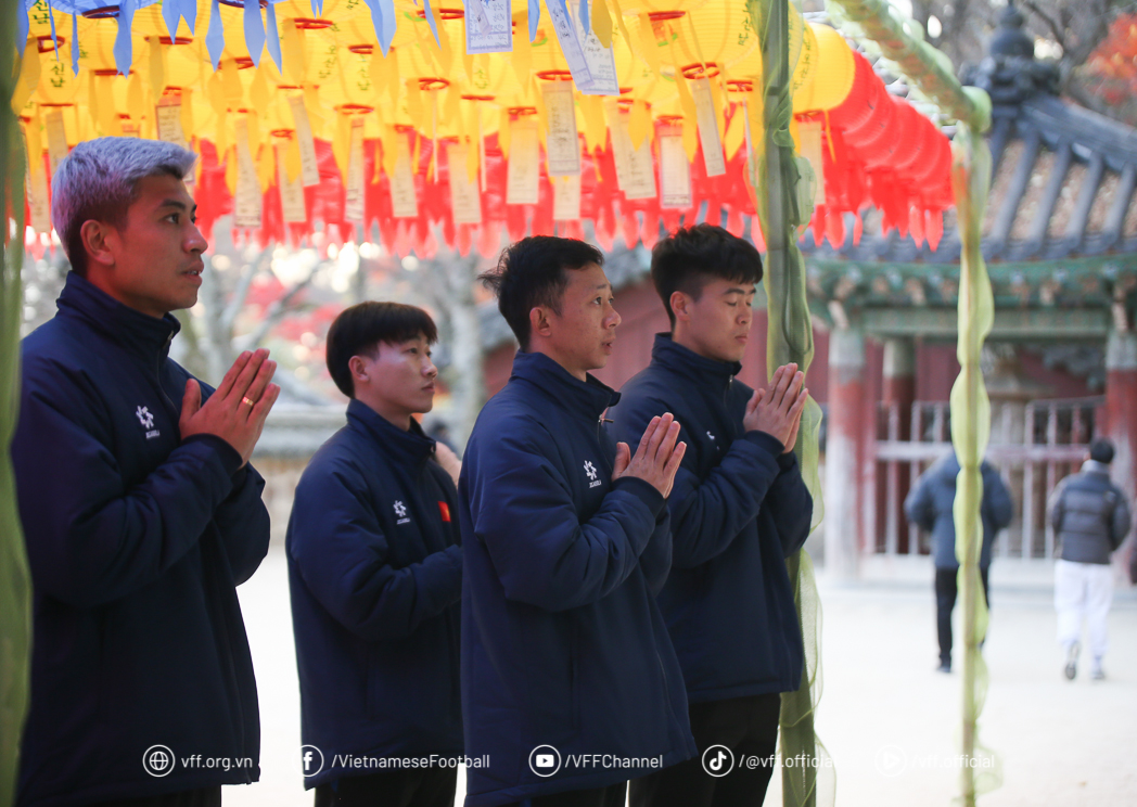 Tuyển Việt Nam vãn cảnh ở Hàn Quốc trước ngày gặp đội bóng cũ của HLV Kim Sang Sik 1