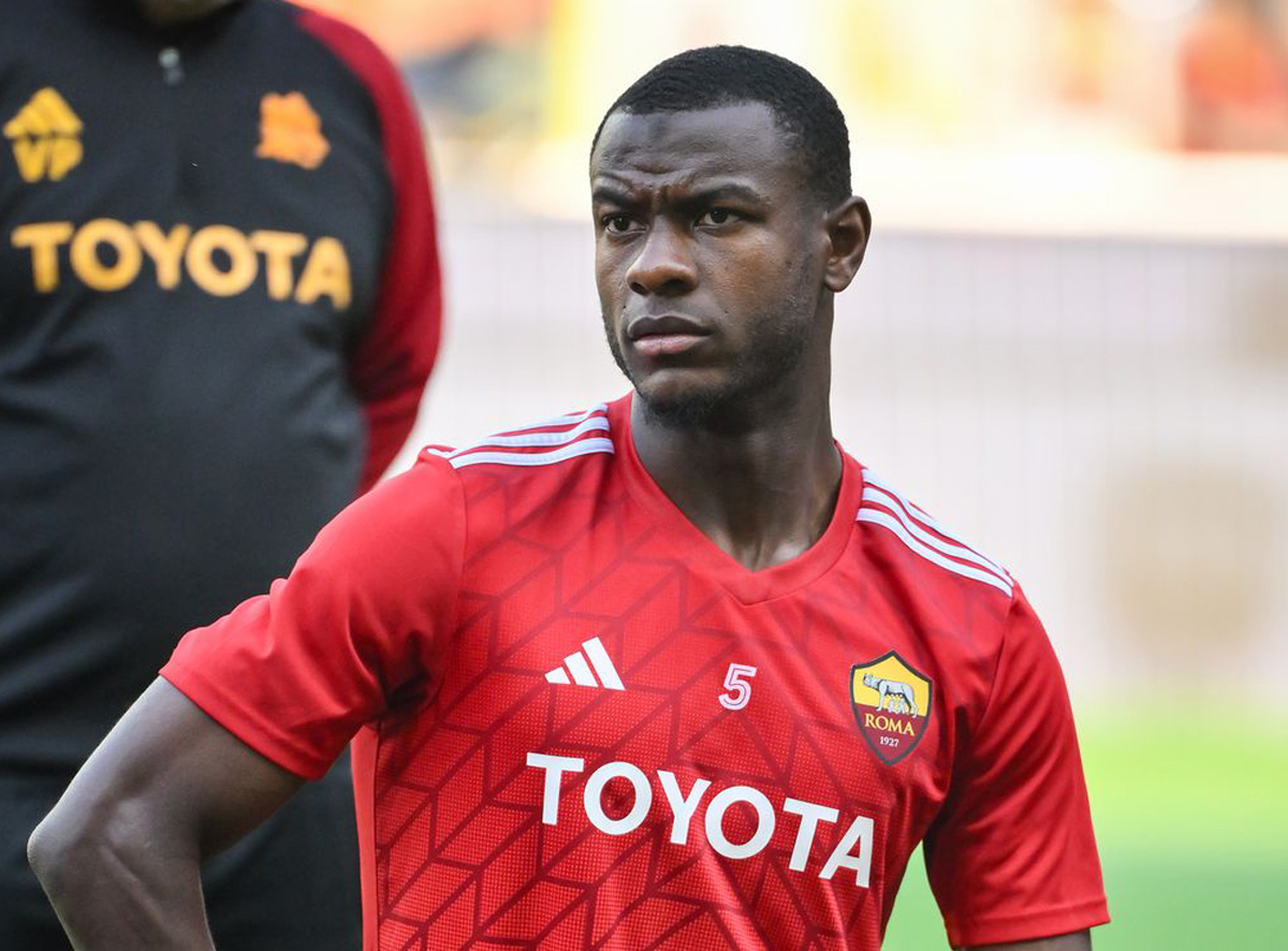 tieu-su-trung-ve-evan-ndicka