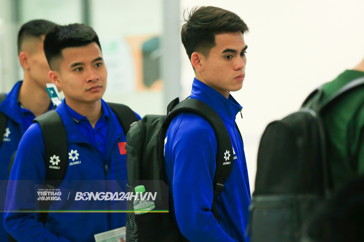 Tuyển Việt Nam lên đường sang Lào, Xuân Son lần đầu khoác áo ĐT quốc gia 12