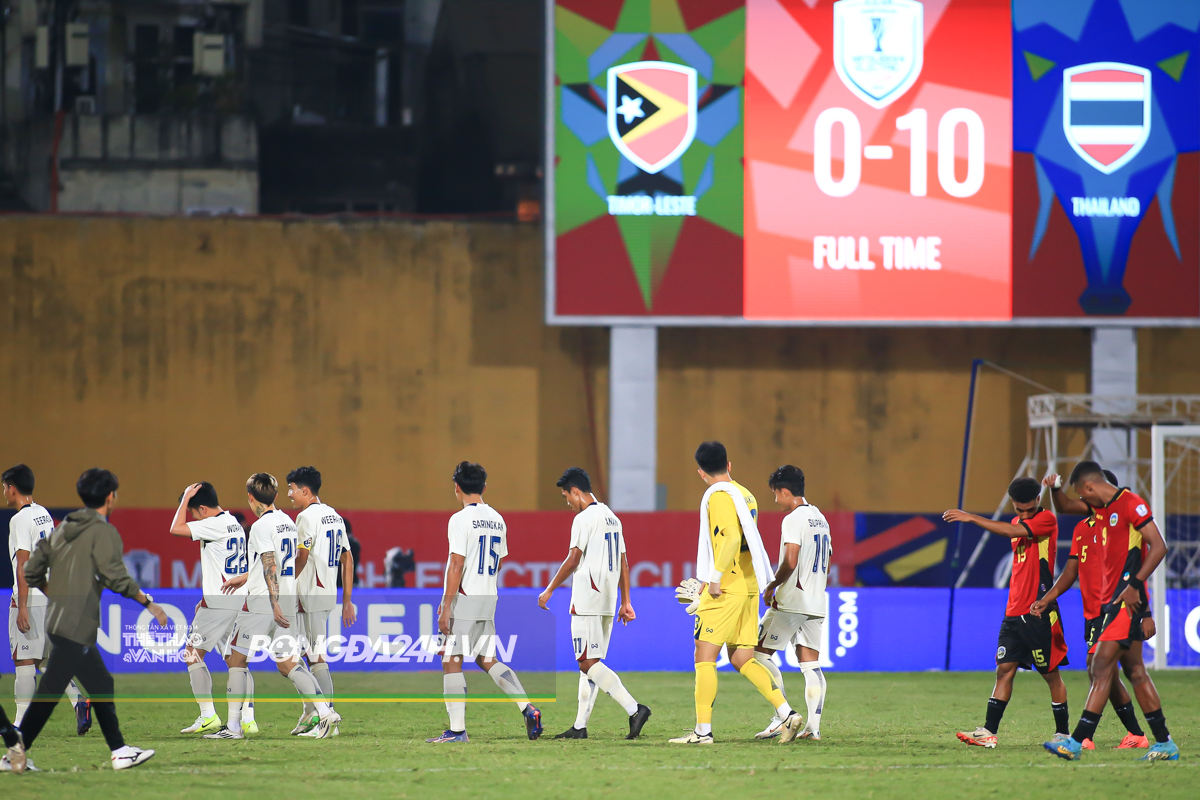 Hành động đẹp của tiền đạo nhập tịch ĐT Thái Lan 8 Hành động đẹp của tiền đạo nhập tịch ĐT Thái Lan 8