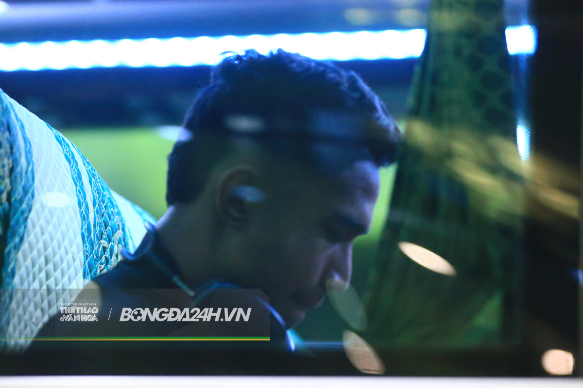 Marselino Ferdinan buồn bã cùng ĐT Indonesia hạ cánh Nội Bài 7