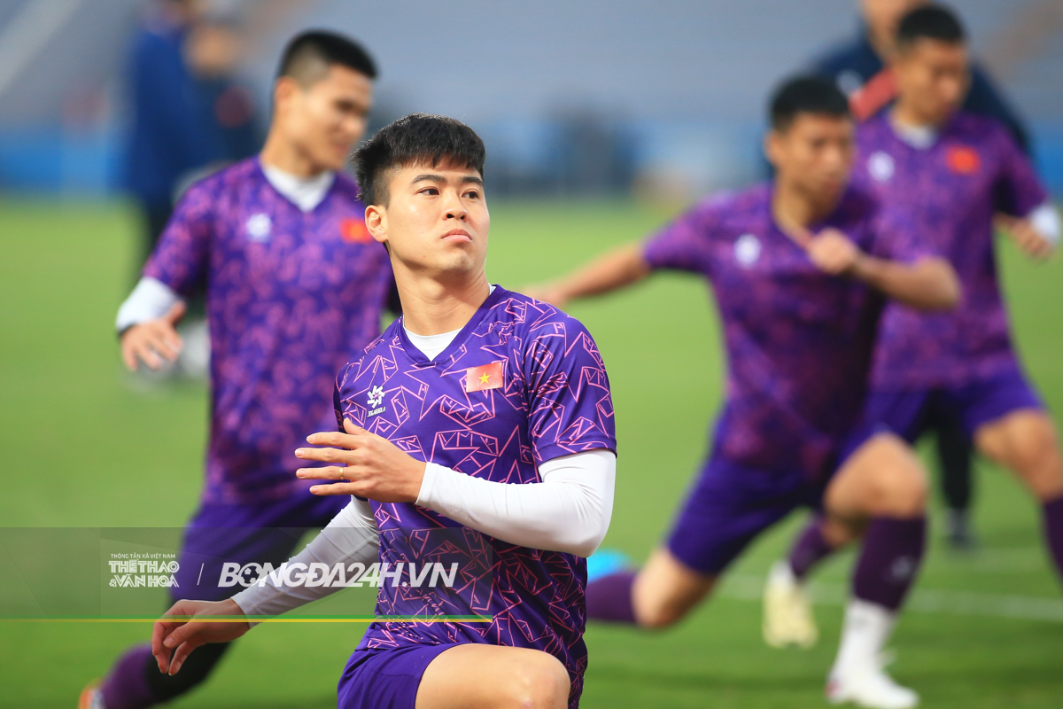 Văn Toàn xuýt xoa vì lạnh 4