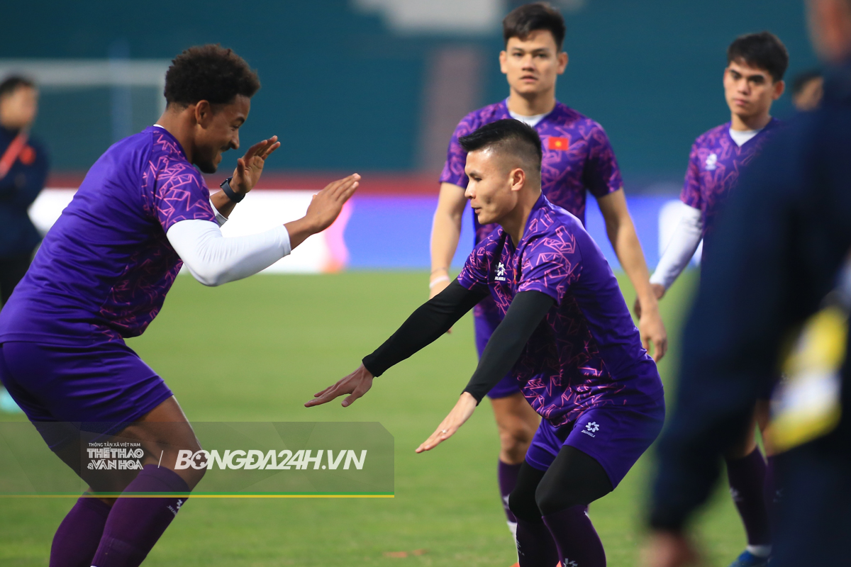 Xuân Son kèm chặt Quang Hải trước đại chiến Indonesia 3 Xuân Son kèm chặt Quang Hải trước đại chiến Indonesia 3