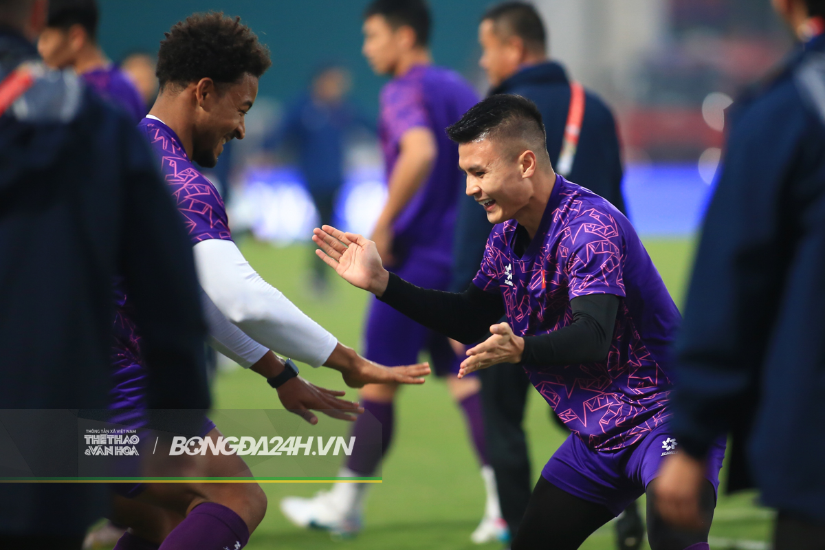 Xuân Son kèm chặt Quang Hải trước đại chiến Indonesia 4 Xuân Son kèm chặt Quang Hải trước đại chiến Indonesia 4