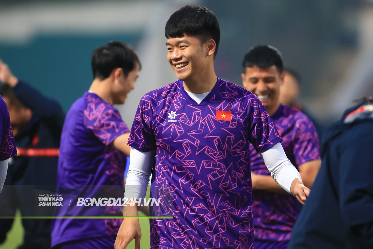 Văn Toàn xuýt xoa vì lạnh 5