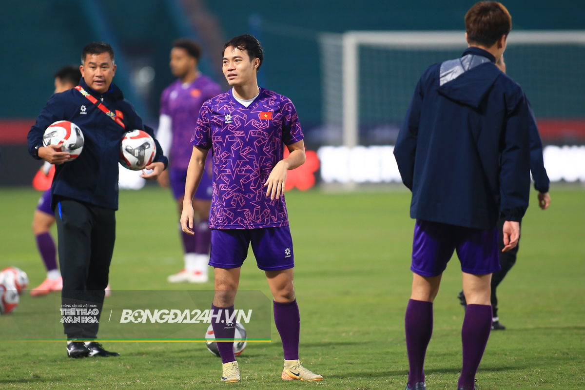 Văn Toàn xuýt xoa vì lạnh 6