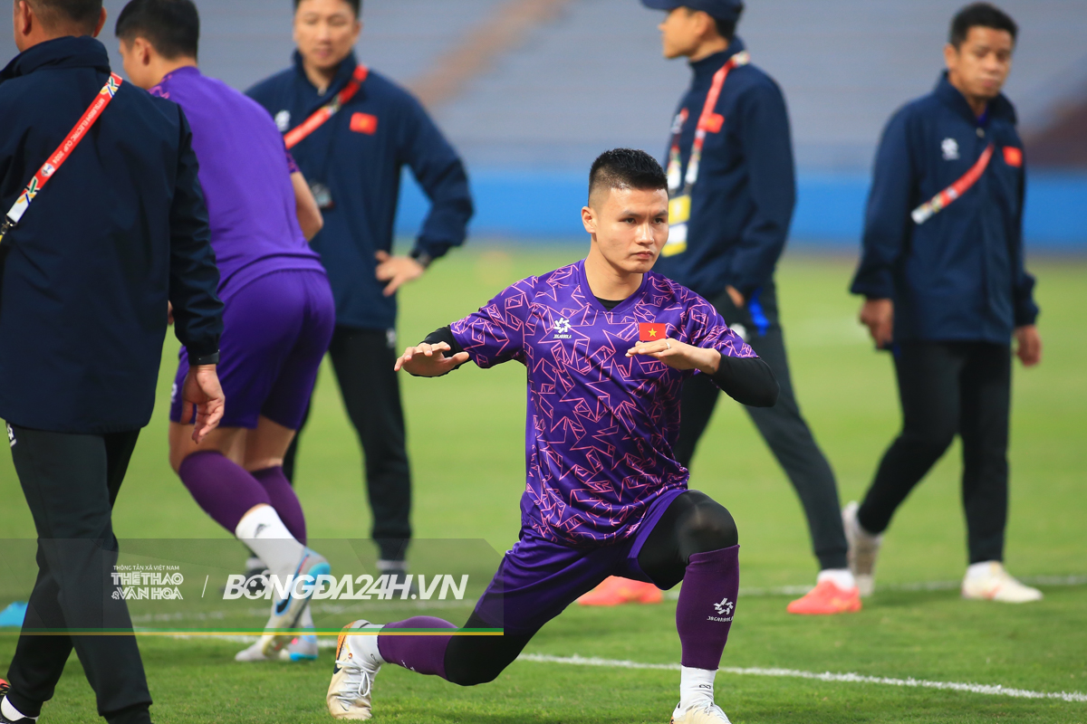 Xuân Son kèm chặt Quang Hải trước đại chiến Indonesia 1 Xuân Son kèm chặt Quang Hải trước đại chiến Indonesia 1