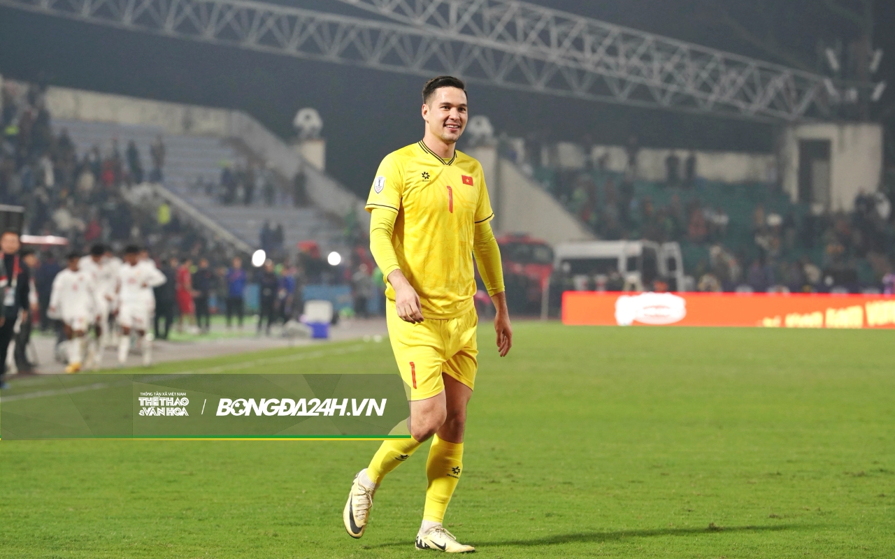 Màn trả nợ ngọt ngào của Quang Hải 4