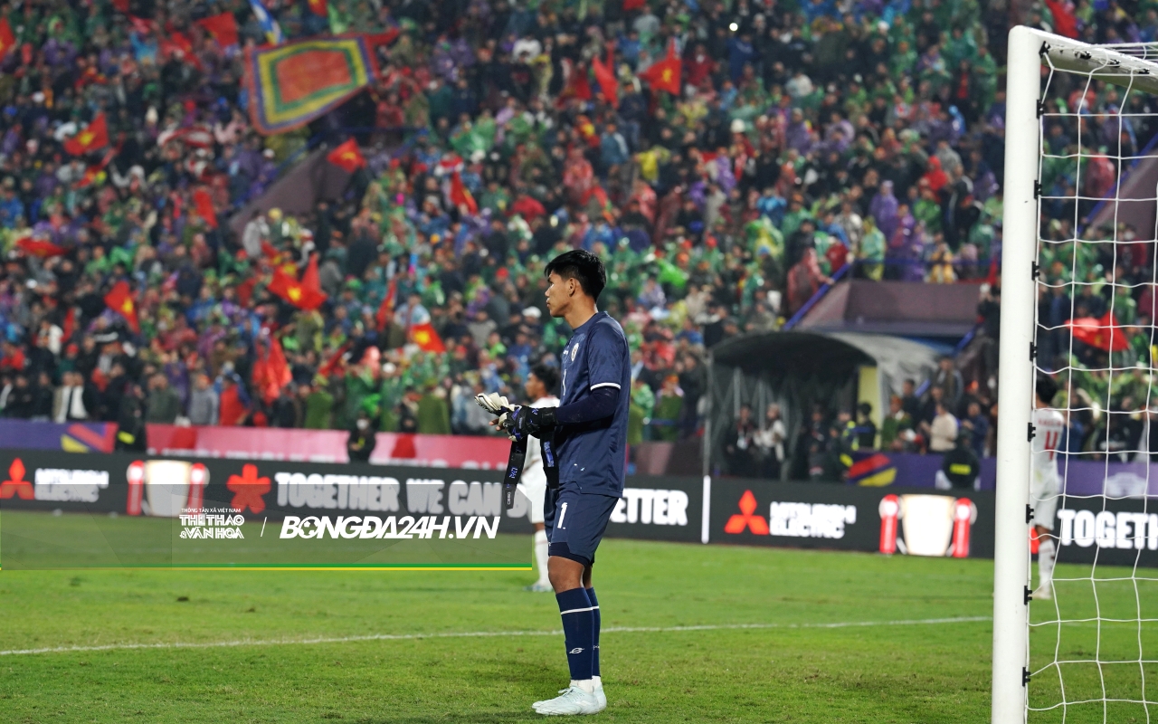 Ronaldo bất lực trước hậu vệ của ĐT Việt Nam 7