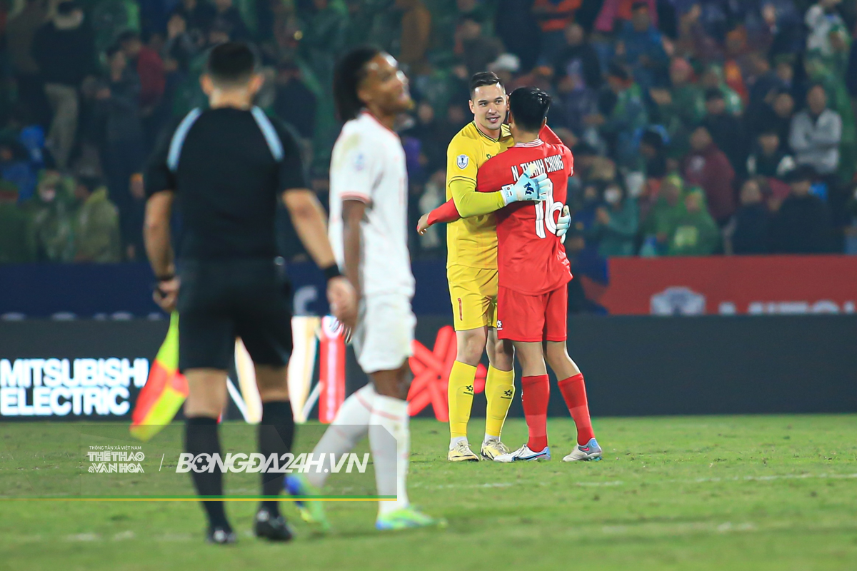 Nụ cười của Nguyễn Filip 5