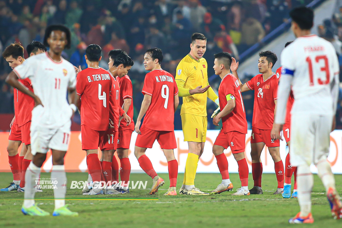 Nụ cười của Nguyễn Filip 7