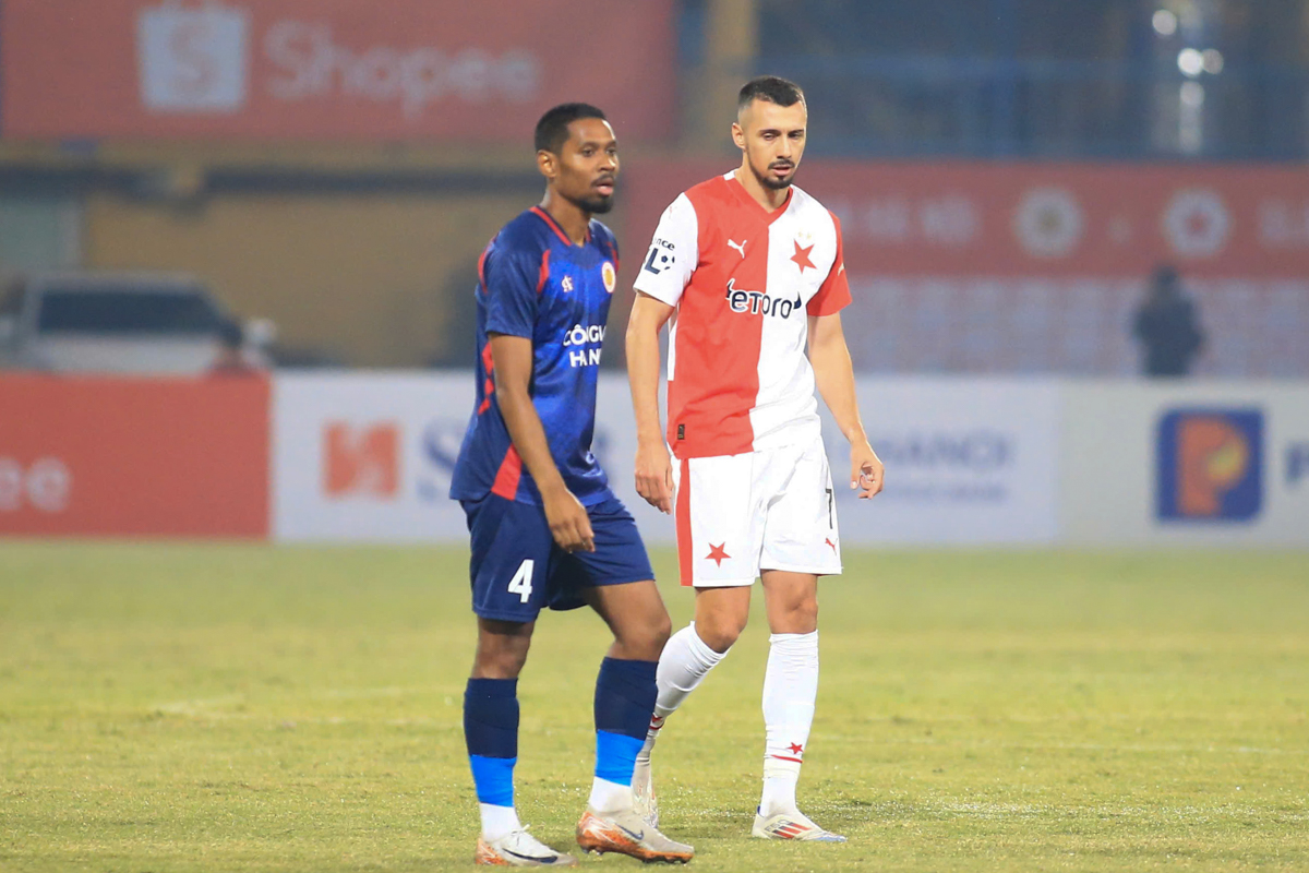 Chân sút Champions League bất lực trước CLB CAHN 5