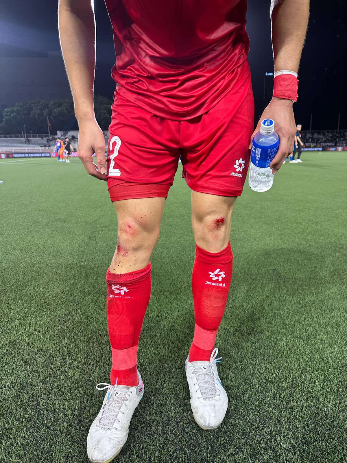 Xót xa đôi chân của Duy Mạnh sau trận hòa ĐT Philippines 1