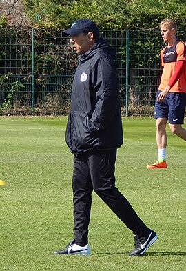 Tiểu sử huấn luyện viên Jean-Louis Gasset 1