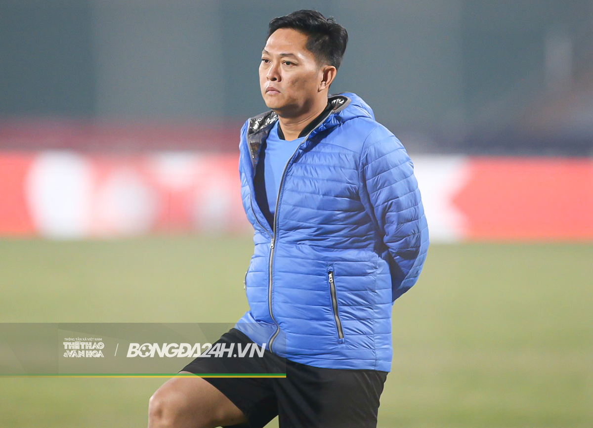 Cặp trung vệ Myanmar là đối trọng của Xuân Son 3 Cặp trung vệ Myanmar là đối trọng của Xuân Son 3