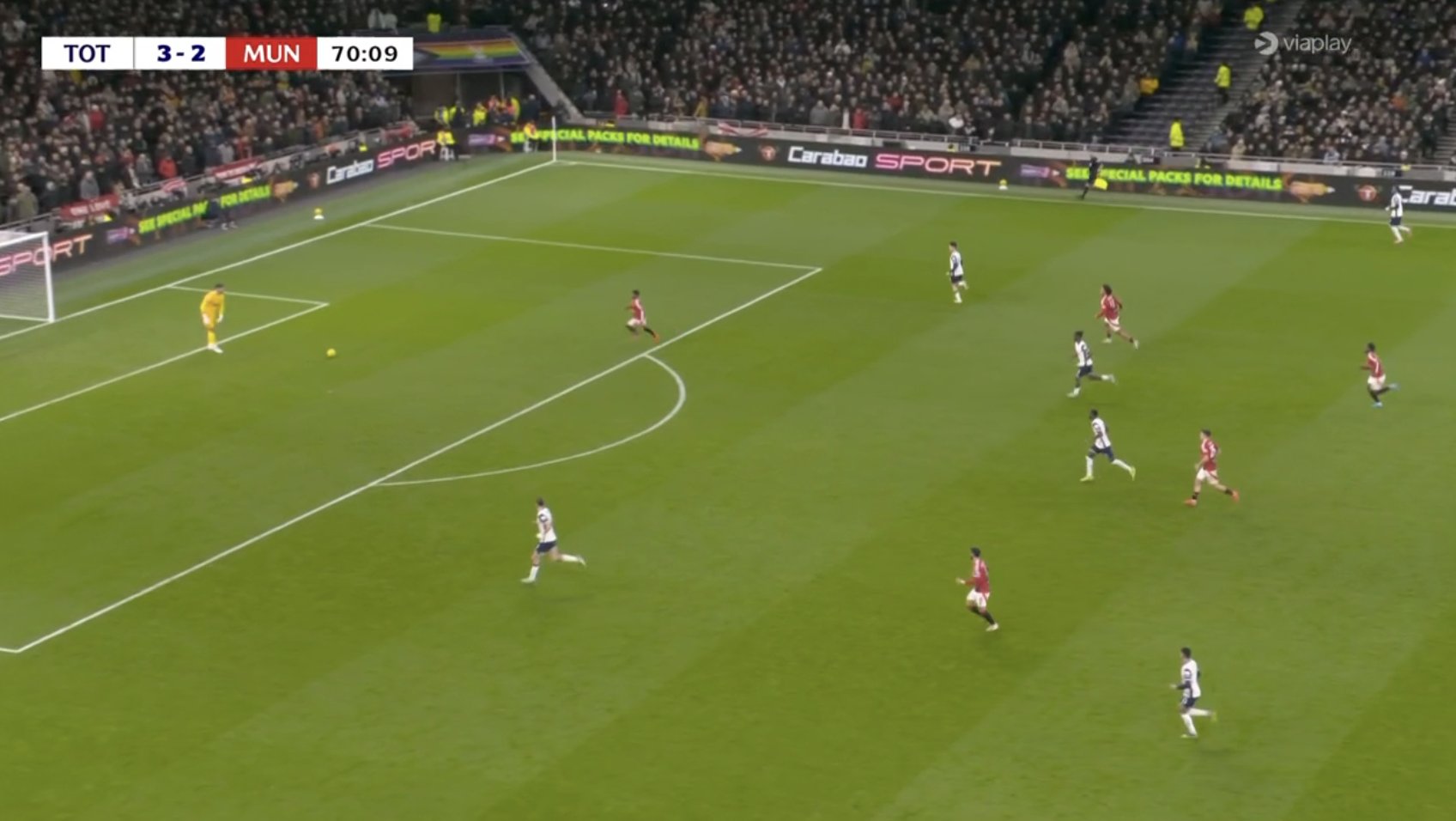 Nhìn lại 2 sai lầm khó tin của Fraser Forster trước MU 5 Nhìn lại 2 sai lầm khó tin của Fraser Forster trước MU 5