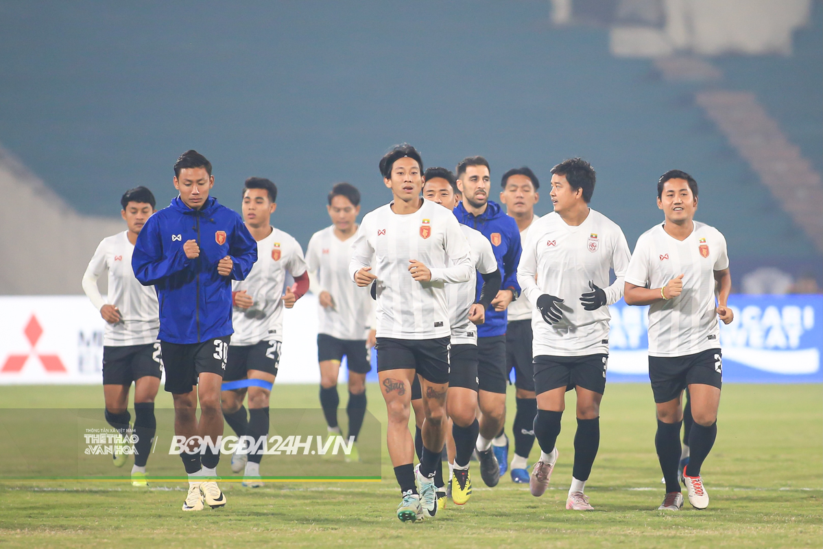 Cặp trung vệ Myanmar là đối trọng của Xuân Son 6 Cặp trung vệ Myanmar là đối trọng của Xuân Son 6