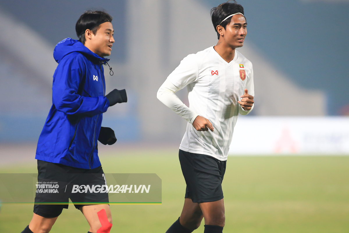 Cặp trung vệ Myanmar là đối trọng của Xuân Son 8 Cặp trung vệ Myanmar là đối trọng của Xuân Son 8