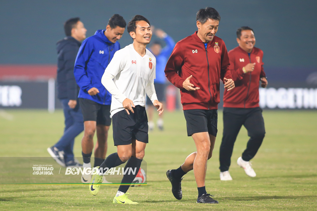 Cặp trung vệ Myanmar là đối trọng của Xuân Son 5 Cặp trung vệ Myanmar là đối trọng của Xuân Son 5