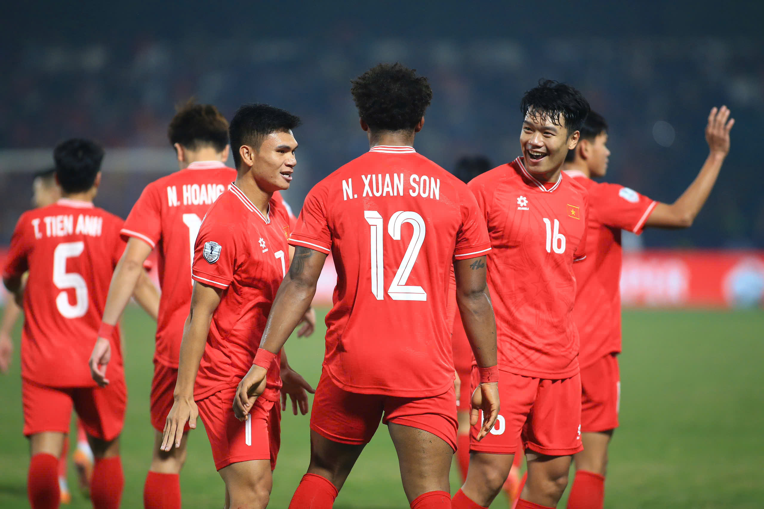 Nguyễn Xuân Son ĐT Việt Nam Nguyen Xuan Son dT Viet Nam