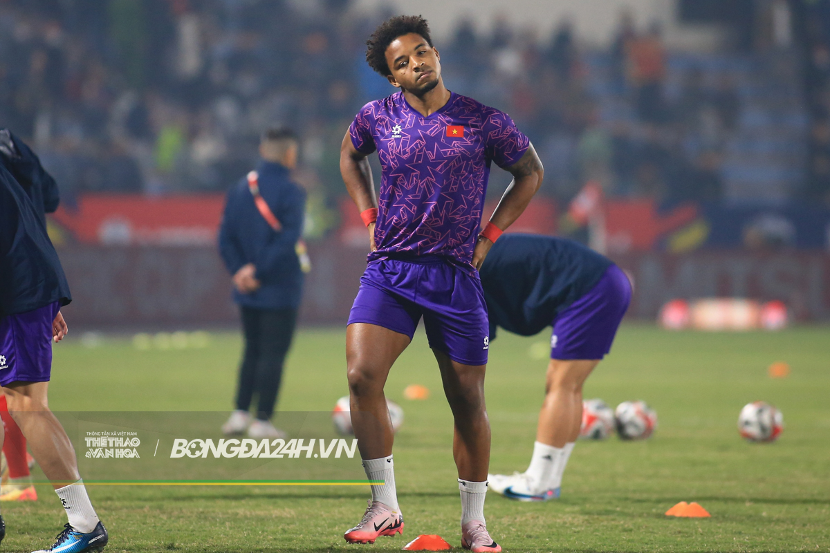 Nguyễn Xuân Son khiến khán đài dậy sóng 2