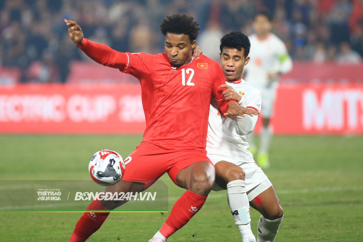 Dàn hậu vệ Myanmar bất lực vì Xuân Son 4