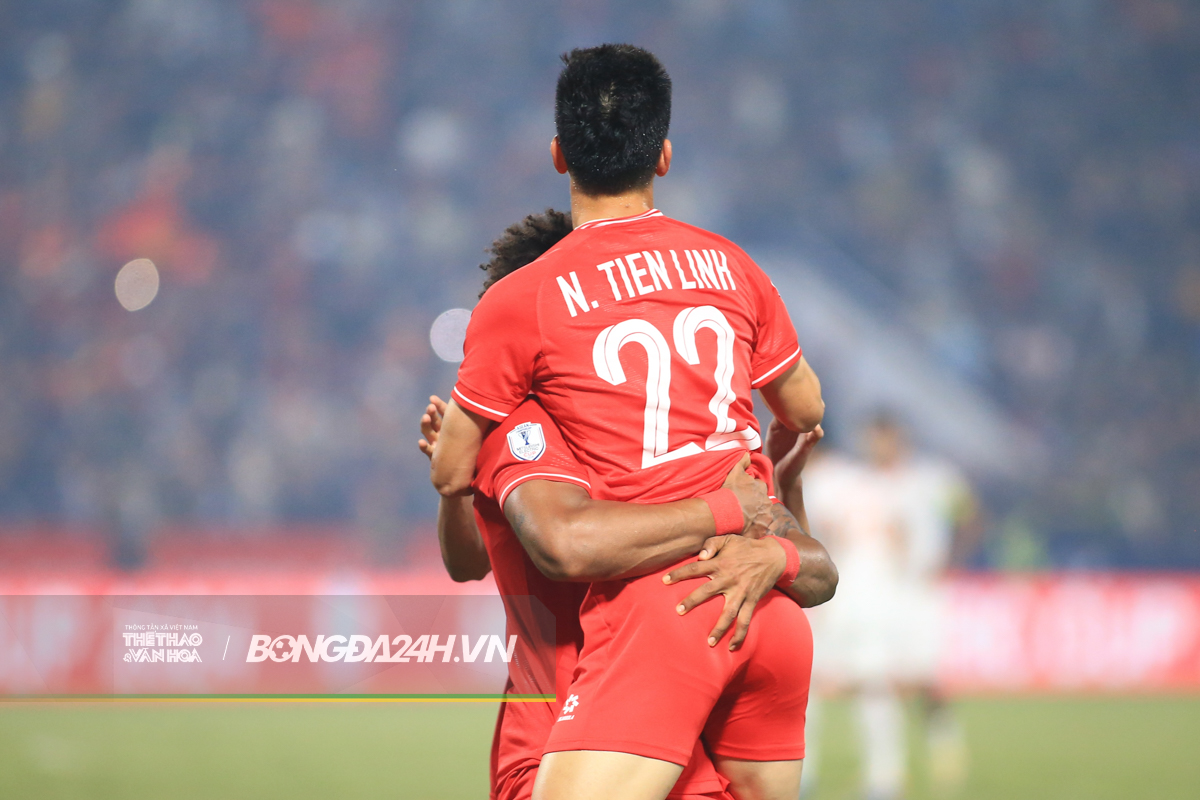 Hành động đẹp của Tiến Linh 3