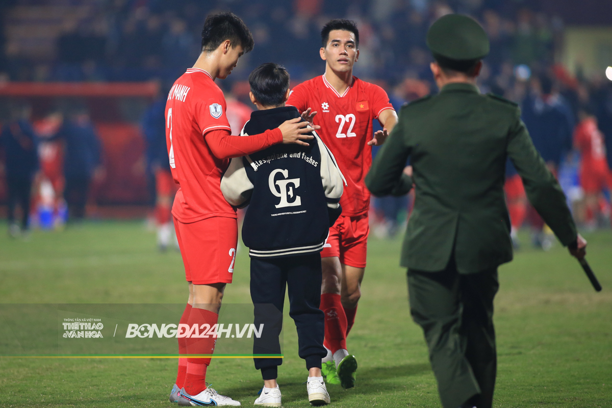 Hành động đẹp của Tiến Linh 7