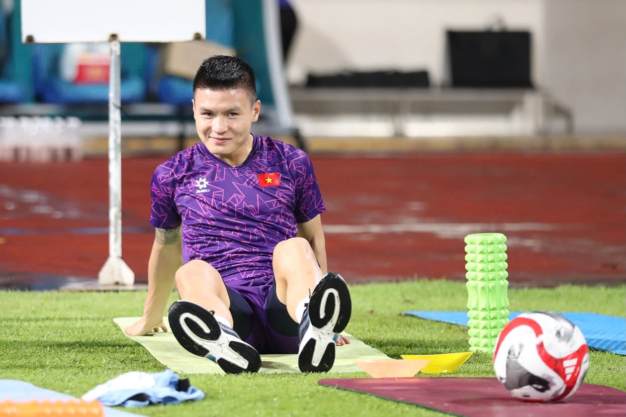 Quang Hải gặp vấn đề khi sang Singapore 2