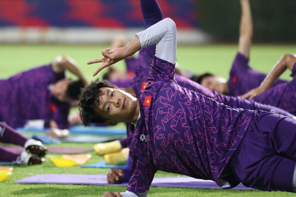 Quang Hải gặp vấn đề khi sang Singapore 3