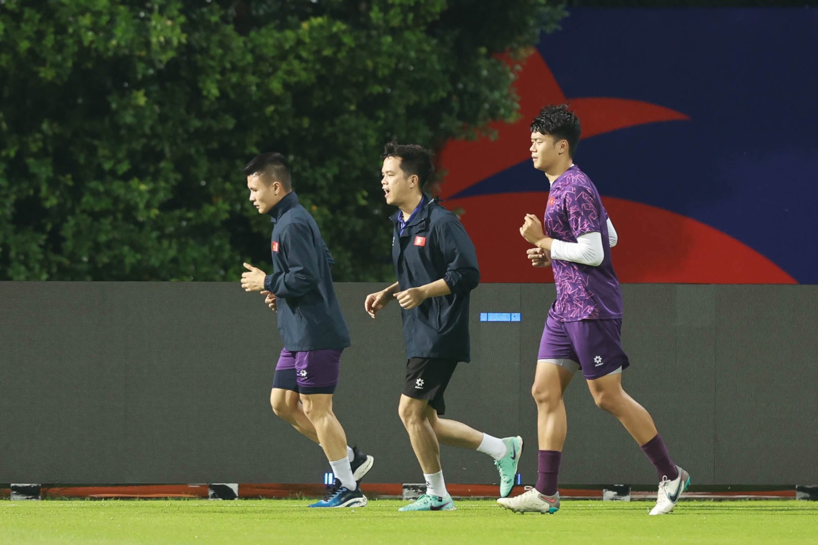 Quang Hải gặp vấn đề khi sang Singapore 1