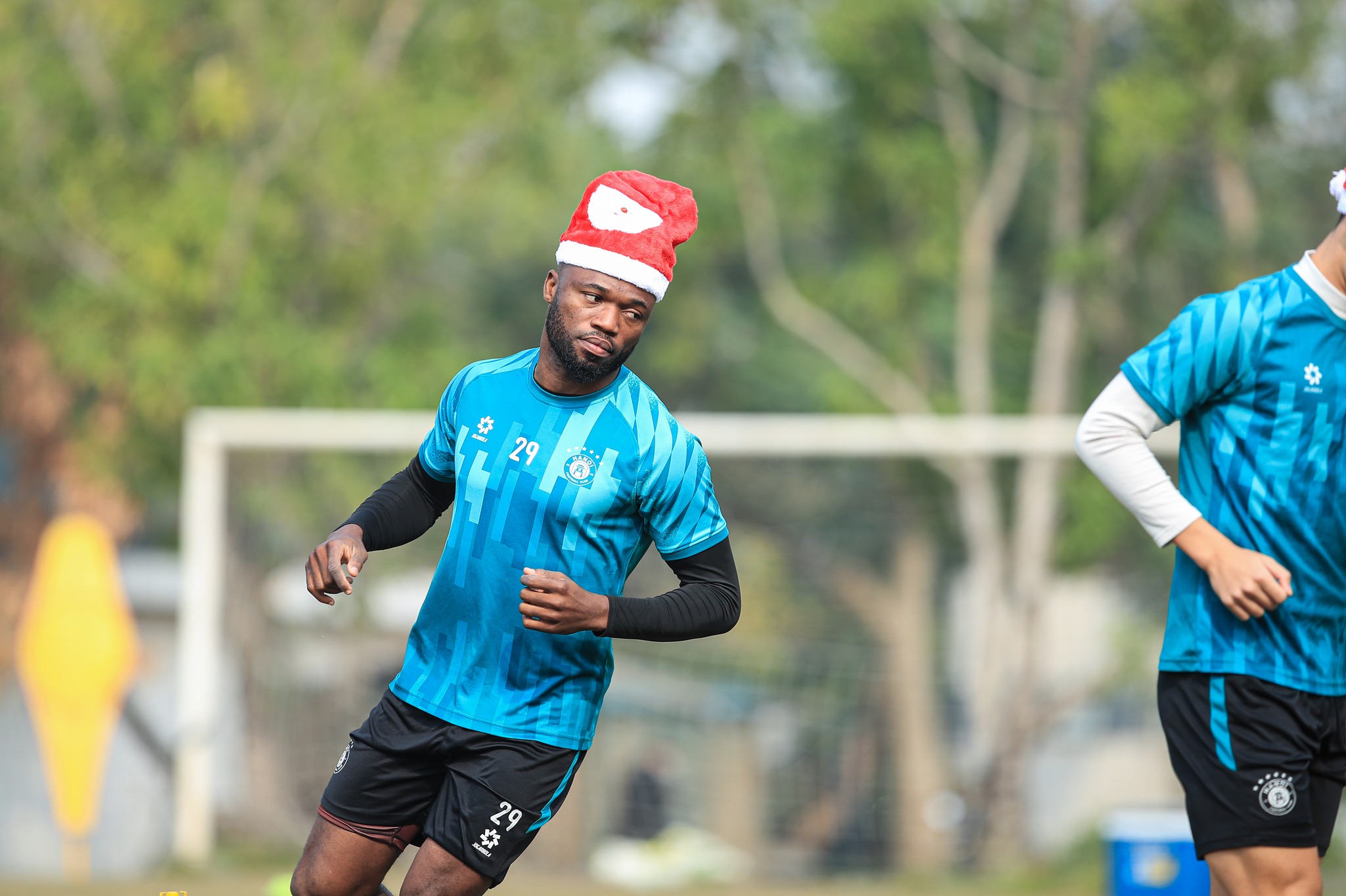 CLB Hà Nội đón giáng sinh ngay trên sân tập 4